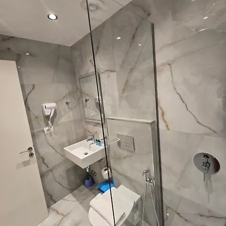 Alpha 2 Hotel 3*