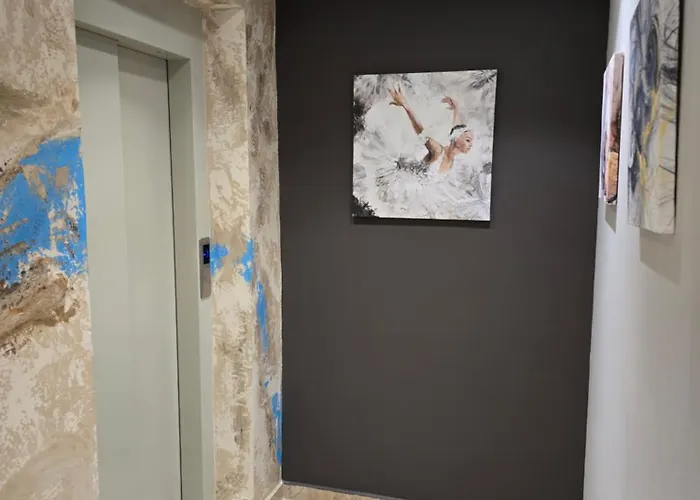 Alpha 2 Hotel